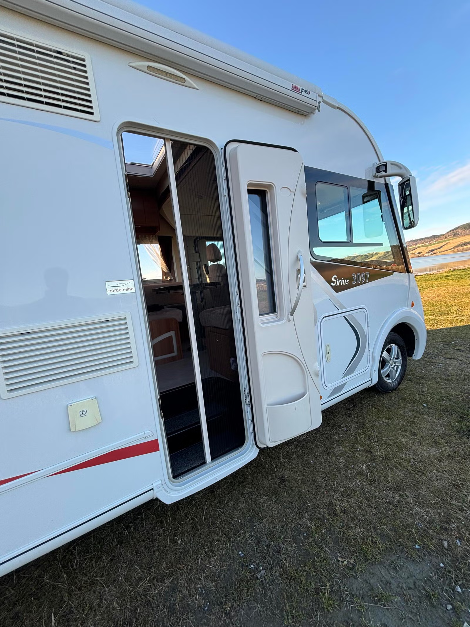 Challenger Sirius 3097 2015 3