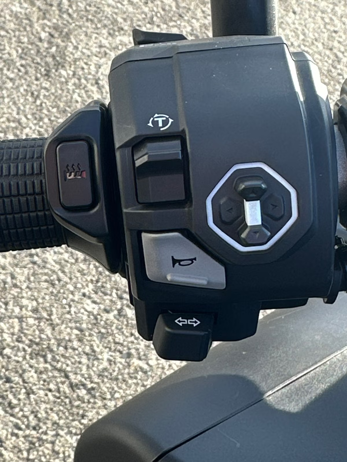 Honda CB 650 R 2025 21