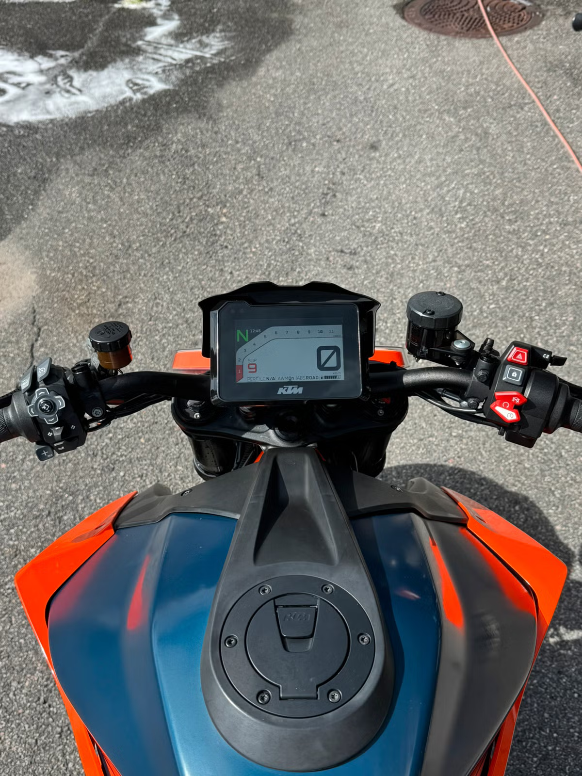 KTM 1290 Super Duke R 2020 18