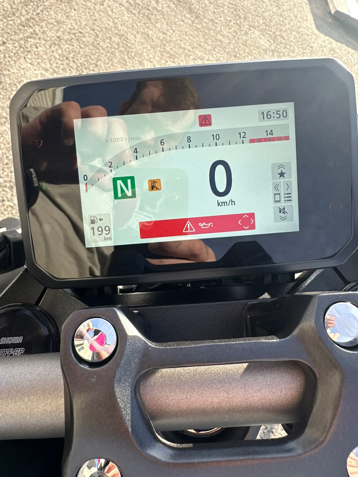 Honda CB 650 R 2025 19